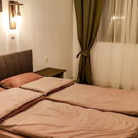 луксозен мечи чал - манастира 2 Apartment Pamporovo